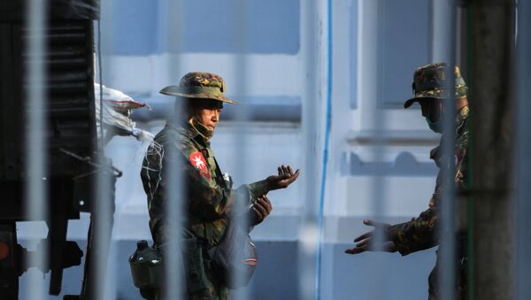 Солдаты в ратуше Янгона, Мьянма - Sputnik Грузия