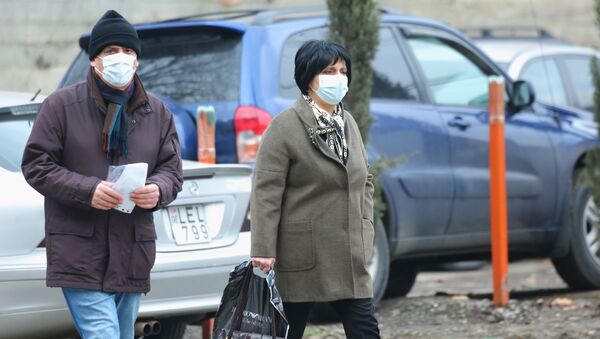 Эпидемия коронавируса - пожилые люди в масках - Sputnik Грузия