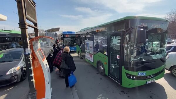 თბილისში საზოგადოებრივმა ტრანსპორტმა მუშაობა განაახლა - ვიდეო - Sputnik საქართველო