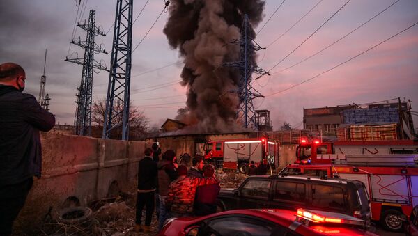 Пожар на складе на рынке Элиава 12 февраля 2021 года  - Sputnik Грузия