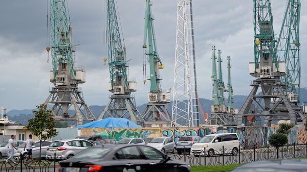 Портовые грузовые краны в батумском порту - Sputnik Грузия