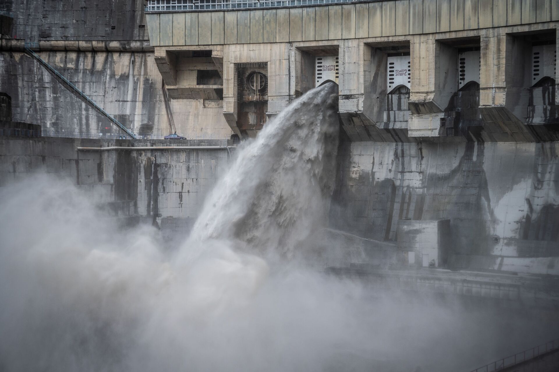 Закрыто на ремонт: Ингури ГЭС снова заработает в мае - Sputnik Грузия, 1920, 28.02.2021