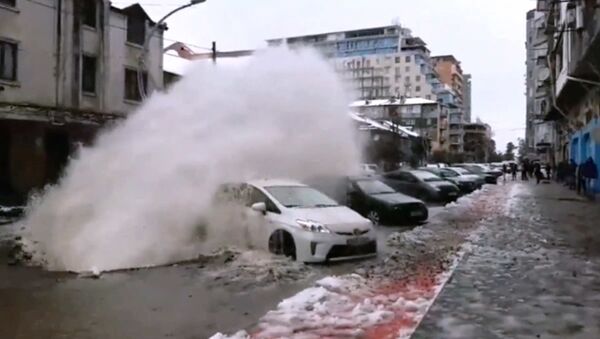 В Батуми прорвало магистральный водопровод и затопило центр города - видео - Sputnik Грузия