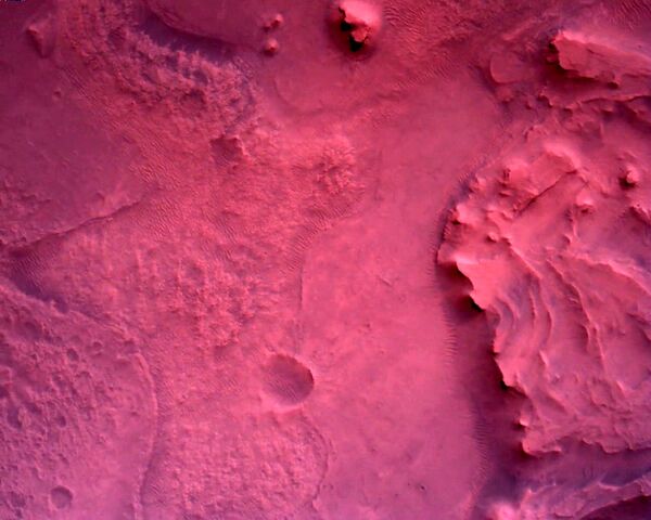 Планетоход сделал и цветные кадры Марса, но передача тяжелых файлов заняла несколько дней - Sputnik Грузия