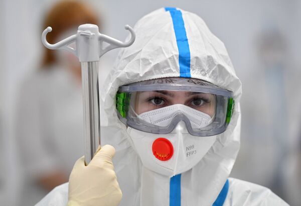 Медсестра в инфекционной клинической больнице №2 Департамента здравоохранения города Москвы - Sputnik Грузия
