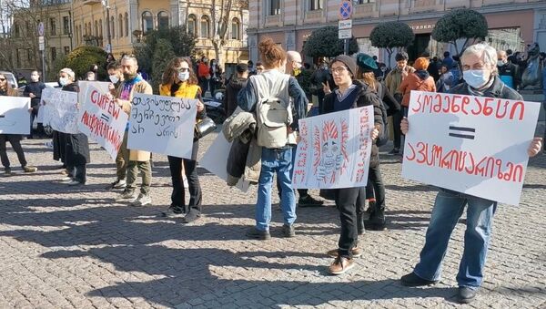 Анти-коменданти: акция против ковид-ограничений в центре столицы Грузии - видео - Sputnik Грузия