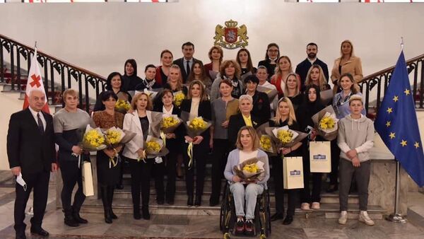 Спортсменок-ветеранок в парламенте Грузии поздравили с 8 марта - Sputnik Грузия