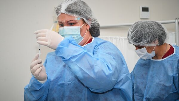Эпидемия коронавируса - вакцинация вакциной AstraZeneca в Тбилисской инфекционной больнице - Sputnik Грузия