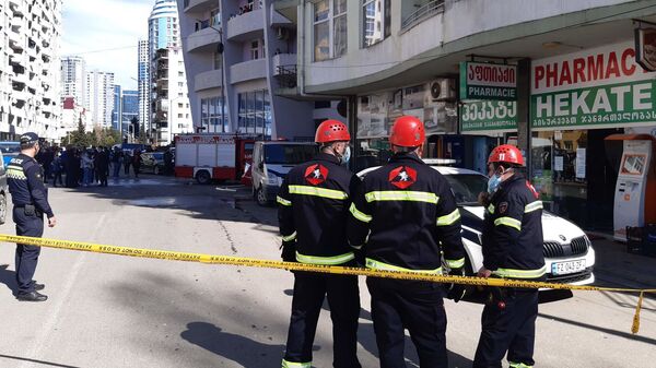 Пожар в многоэтажном жилом доме в Батуми - Sputnik Грузия