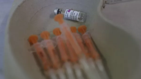 Эпидемия коронавируса - вакцинация вакциной AstraZeneca  - Sputnik Грузия
