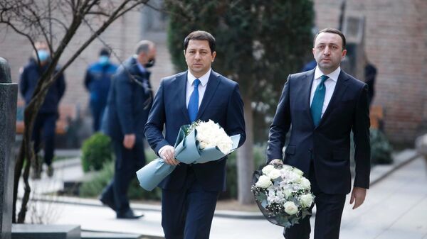 Премьер-министр Грузии и председатель парламента посетили могилу Звиада Гамсахурдия - Sputnik Грузия
