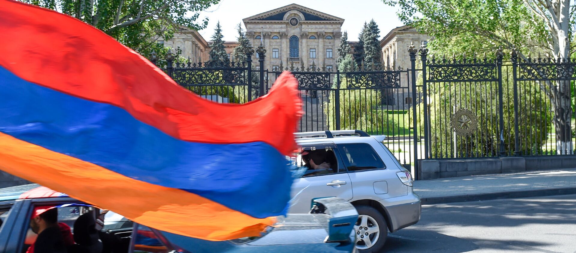 Здание Парламента Армении перед выборами Премьер-министра (1 мая 2018). Еревaн - Sputnik Грузия, 1920, 02.04.2021