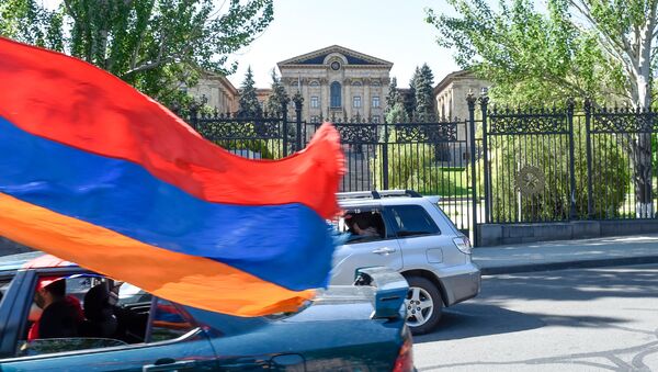 Здание Парламента Армении перед выборами Премьер-министра (1 мая 2018). Еревaн - Sputnik Грузия