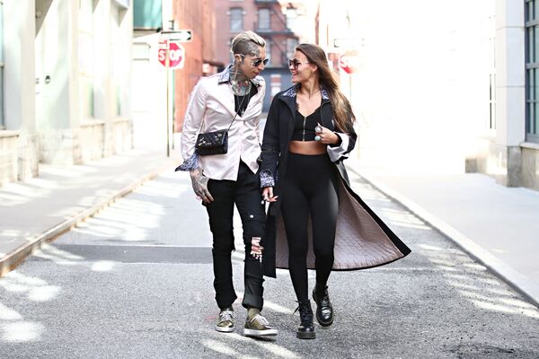 Модели Chris Lavish и Olya Smith на улице Нью-Йорка - Sputnik Грузия