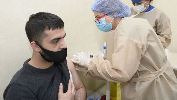 Пандемия коронавируса - вакцинация жителей в Азербайджане - Sputnik Грузия
