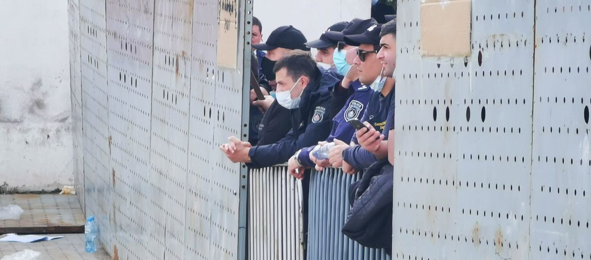 Полиция и охрана объекта. Акция протеста против строительства Намахвани ГЭС 15 апреля 2021 года - Sputnik Грузия, 1920, 26.05.2021