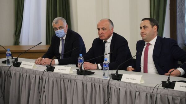 Мамука Хазарадзе, Бадри Джапаридзе и Георгий Вашадзе на переговорах в парламенте Грузии 20 апреля 2021 года - Sputnik Грузия