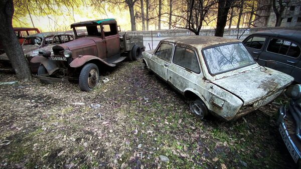 Кладбище старых автомобилей в Пасанаури - Sputnik Грузия