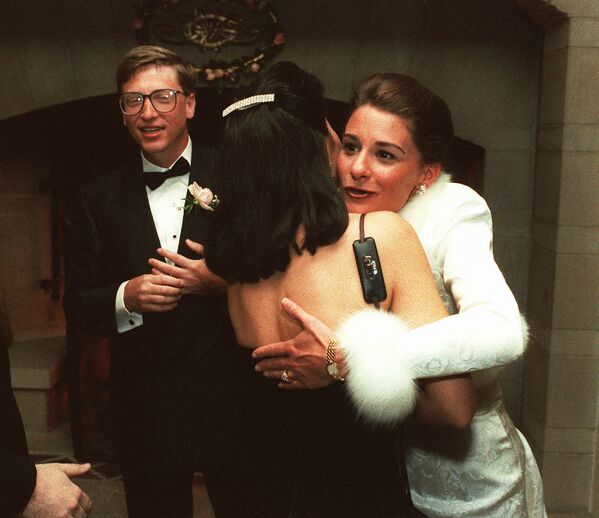 Билл Гейтс женился на Мелинде Френч 1 января 1994 года. Церемония бракосочетания прошла на поле для гольфа на гавайском острове Ланаи - Sputnik Грузия