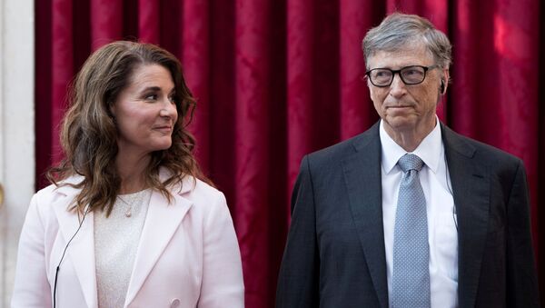 Основатель Microsoft Билл Гейтс с супругой Мелиндой в Париже, 2017 год - Sputnik Грузия