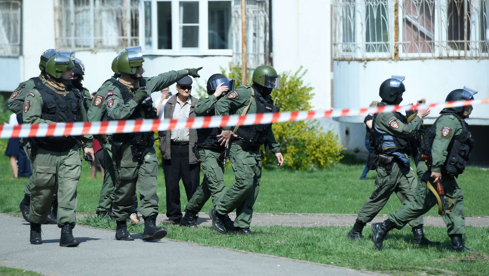 Стрельба в казани в школе фото в школе