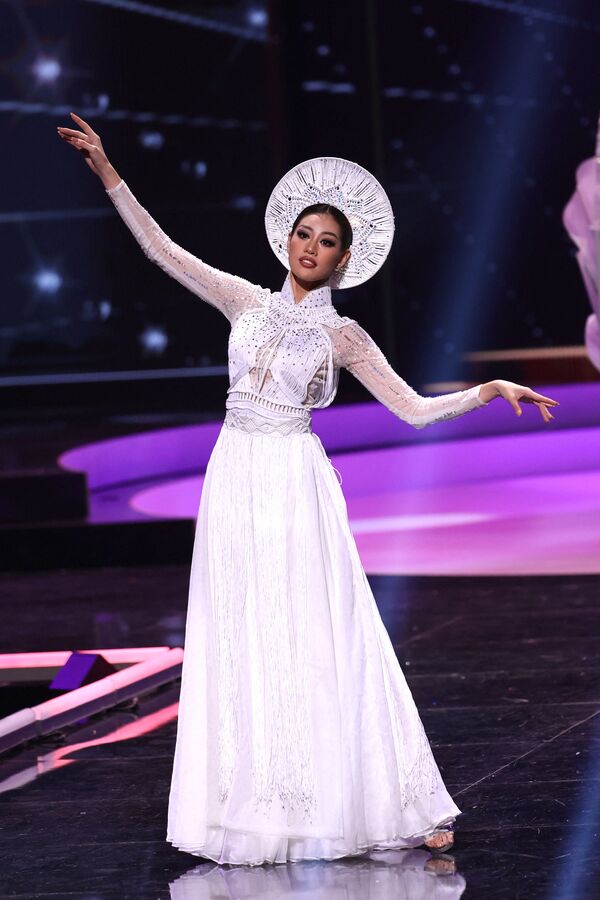 Мисс Вьетнам Нгуен Тран Ханх Ван во время показа национального костюма конкурса Мисс Вселенная 2021  - Sputnik Грузия