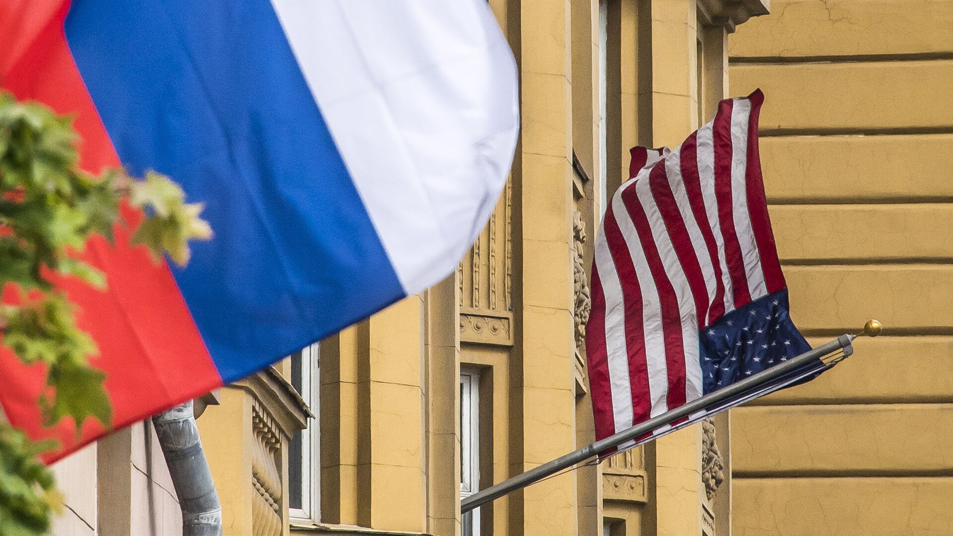 Флаги США и России - Sputnik Грузия, 1920, 14.08.2021