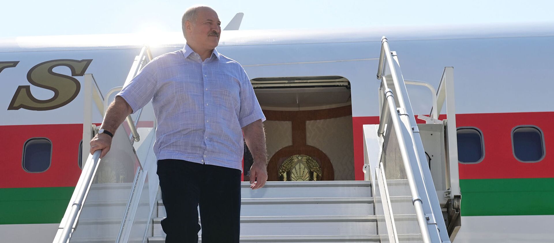Президент Белоруссии Александр Лукашенко в аэропорту Сочи (14 сентября 2020). Сочи - Sputnik Грузия, 1920, 24.05.2021