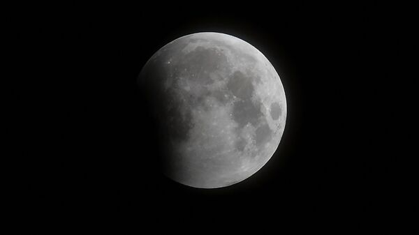 Лунное затмение над Калифорнией  - Sputnik Грузия