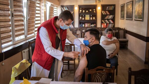 Пандемия коронавируса - вакцинация в Сербии китайской вакциной Sinopharm - Sputnik Грузия