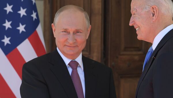 Прямая трансляция - пресс-конференция Путина на саммите в Женеве - Sputnik Грузия