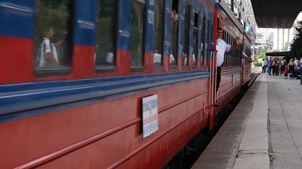 Поезд Ереван-Батуми - Sputnik Грузия