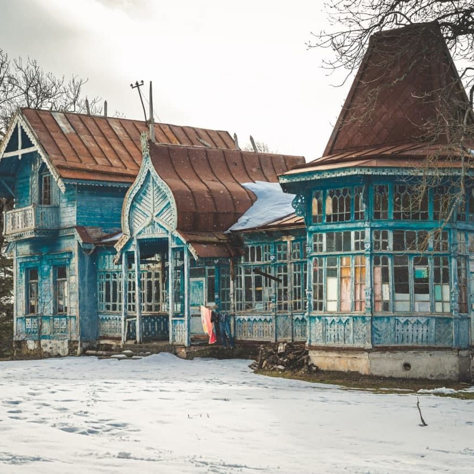 Дача берии. Дача Лаврентия Берия. Дача Берии в Коджори. Дача Сталина в Сочи. Дача в Грузии.