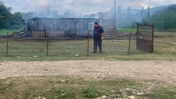 На западе Грузии в Мартвили сельчане сожгли дом насильников - Sputnik Грузия