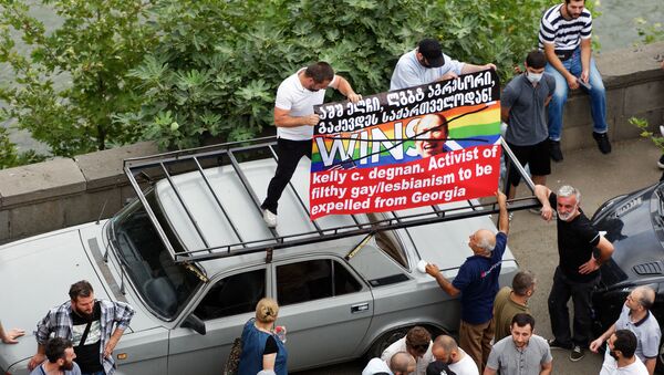 Акция протеста противников ЛГБТ сообщества и Марша достоинства 1 июля - Sputnik Грузия