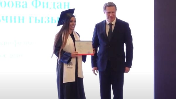Мурашко вручил дипломы самому яркому выпуску медиков в Баку - Sputnik Грузия