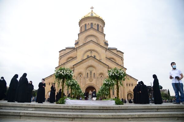 Кафедральный собор Святой Троицы - Самеба в Тбилиси стал центром важнейшего события для православной церкви   - Sputnik Грузия