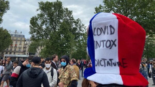 Манифестация против санитарных паспортов в Париже - Sputnik Грузия