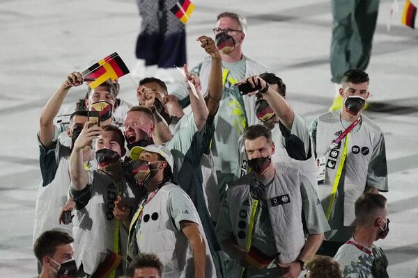Сборная Германии на церемонии открытия Олимпийских игр 2020 года в Токио - Sputnik Грузия