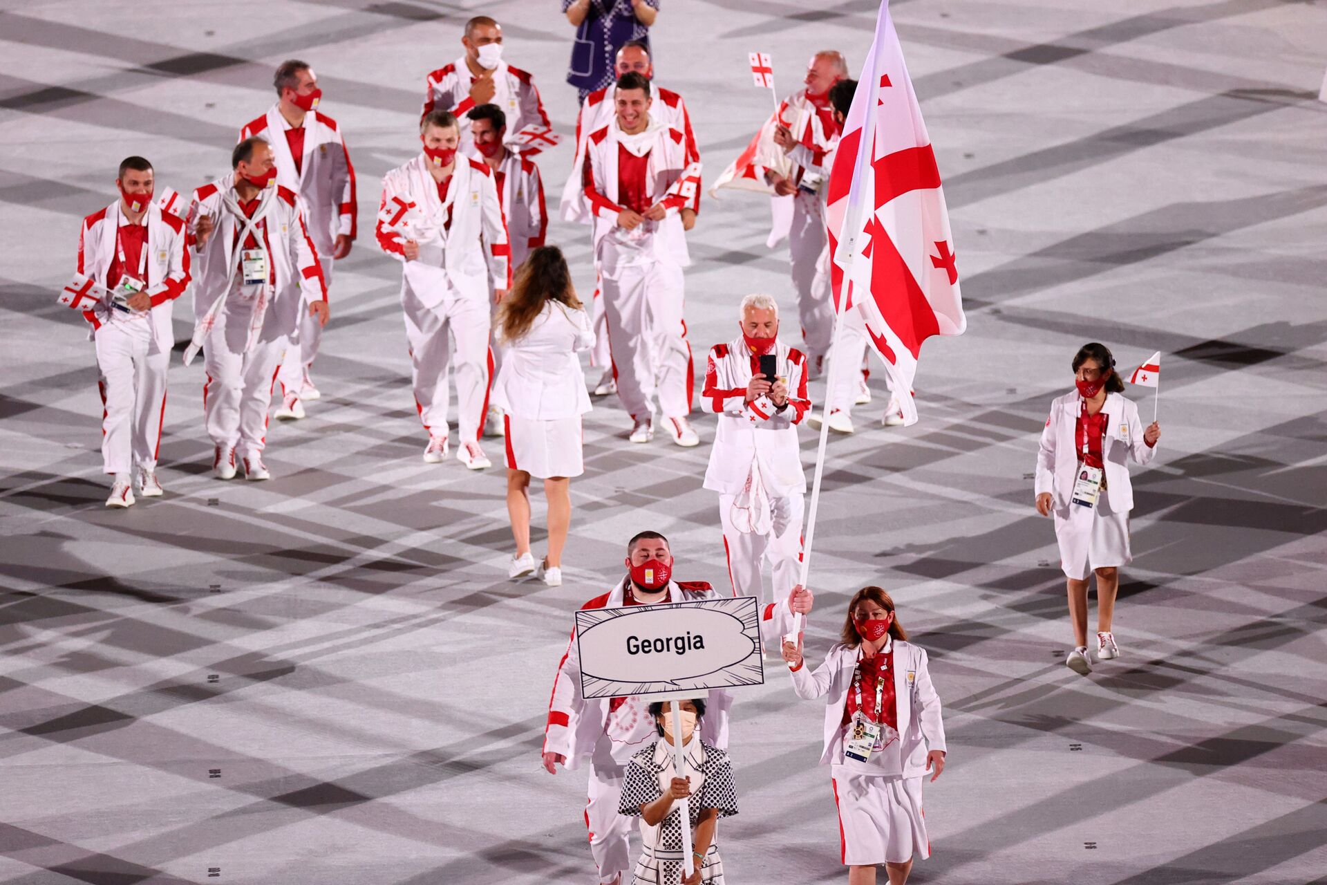 Олимпийские игры в Токио - грузинские олимпийцы на церемонии открытия - Sputnik Грузия, 1920, 04.01.2022