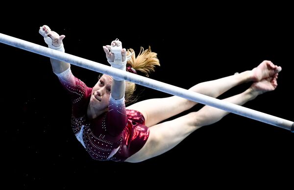 Шестнадцатилетняя российская гимнастка Виктория Листунова - Sputnik Грузия