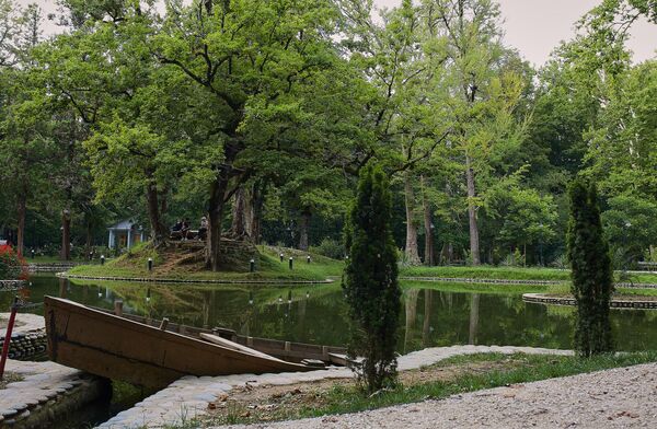Ботанический сад в Зугдиди был создан на базе сада князей Дадиани, правителей Самегрело, при княжеском дворце - Sputnik Грузия
