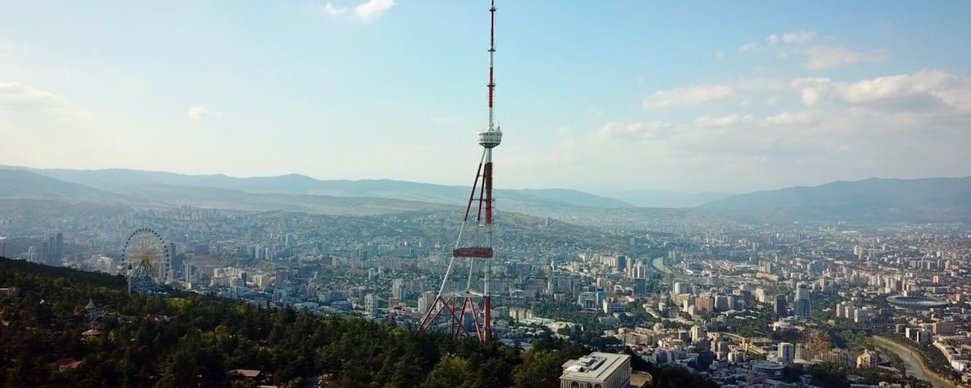Тбилиси и гора Мтацминда, телевышка - Sputnik საქართველო, 1920, 14.10.2021