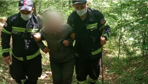 Спасатели нашли потерявшуюся пять дней назад пожилую женщину - Sputnik Грузия