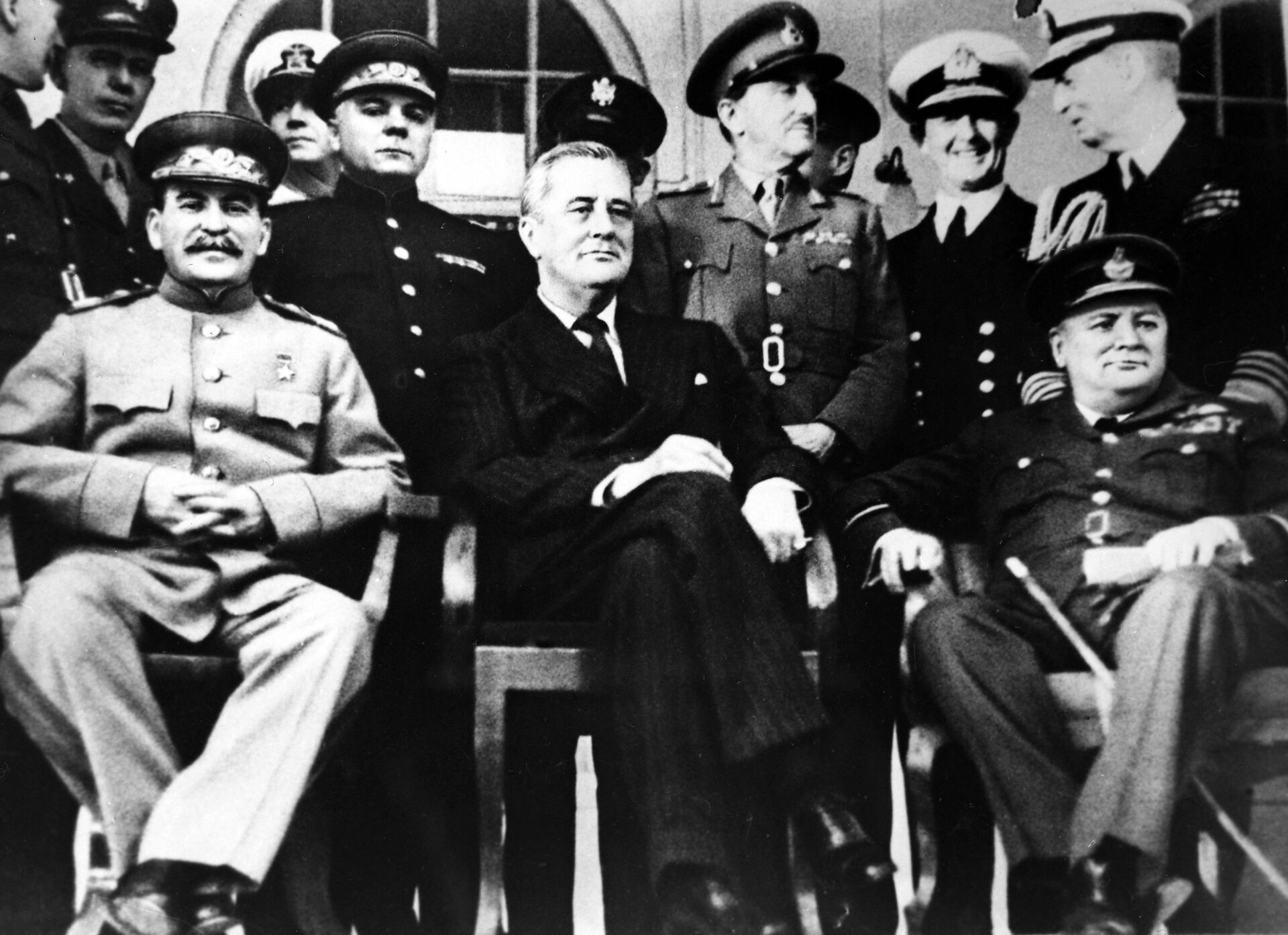 Тегеранская конференция, Сталин, Рузвельт и Черчилль  - архивное фото - Sputnik Грузия, 1920, 06.05.2022