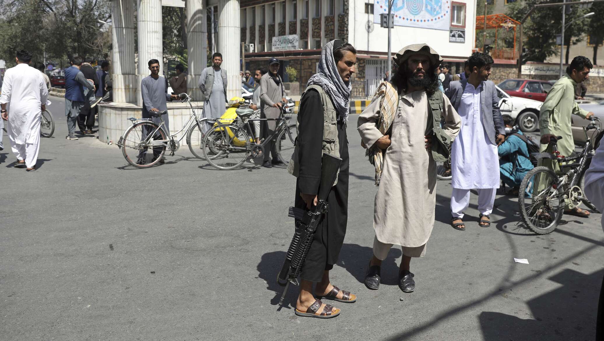 Афганская валюта. Афганские купюры. Валюта жителей кабула. Афганистан запреты талибов. Банки афганистана.