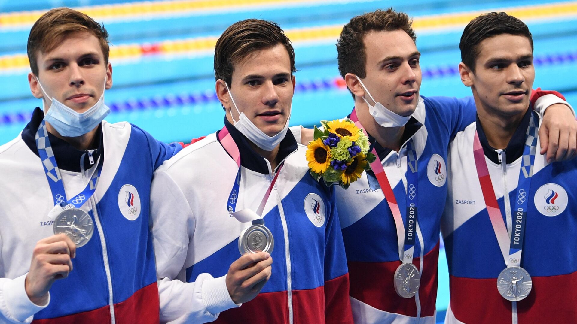 Российские участники мужской эстафеты 4х200 метров вольным стилем на Олимпиаде-2020 - Sputnik Грузия, 1920, 27.08.2021