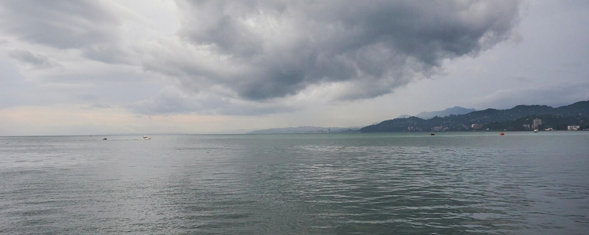 Черноморское побережье Аджарии в плохую погоду - Sputnik Грузия, 1920, 03.12.2025