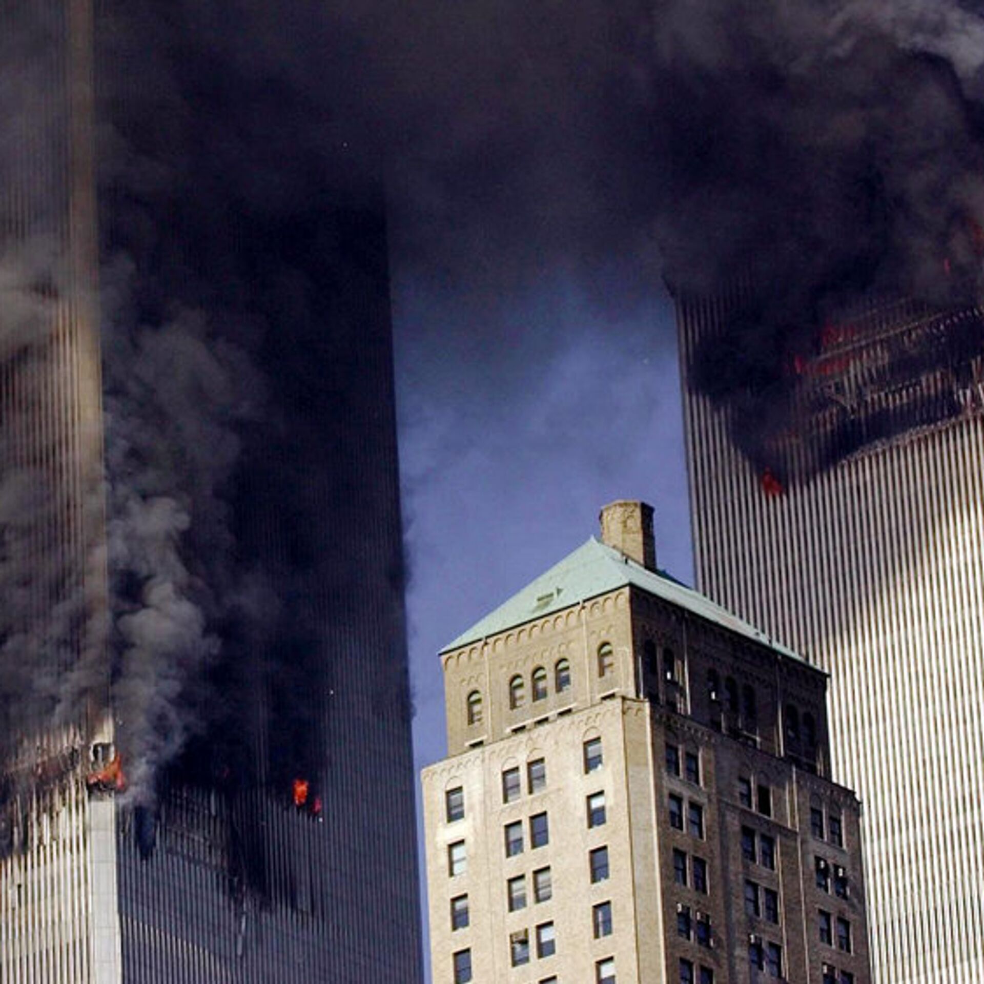 Теракты 11 сентября 2001 года сколько погибших. Башни-Близнецы теракт 11 сентября. Теракт 11 сентября в Нью Йорке. Теракты 11 сентября 2001 года.