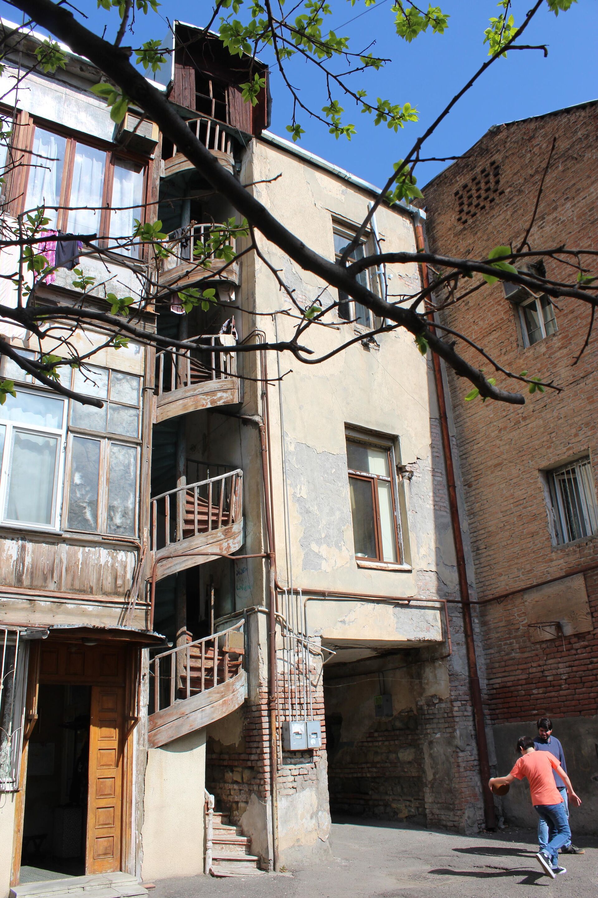 Спираль, ввинченная в дом на улице Цинамдзгвришвили - Sputnik Грузия, 1920, 10.09.2021